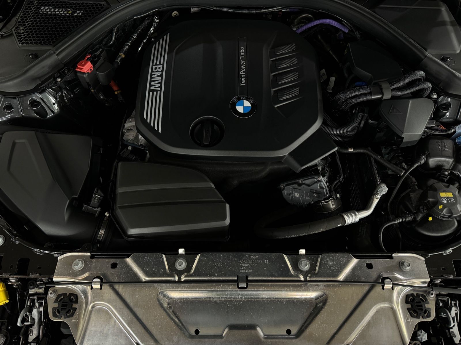 Fahrzeugabbildung BMW 320d  M Sport Panorama Kamera HiFi DAB WLAN LED