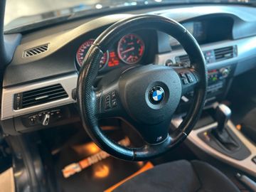 BMW 330 d Touring xDrive*AHK*Bluetooth*PDC*SHZ*Klima