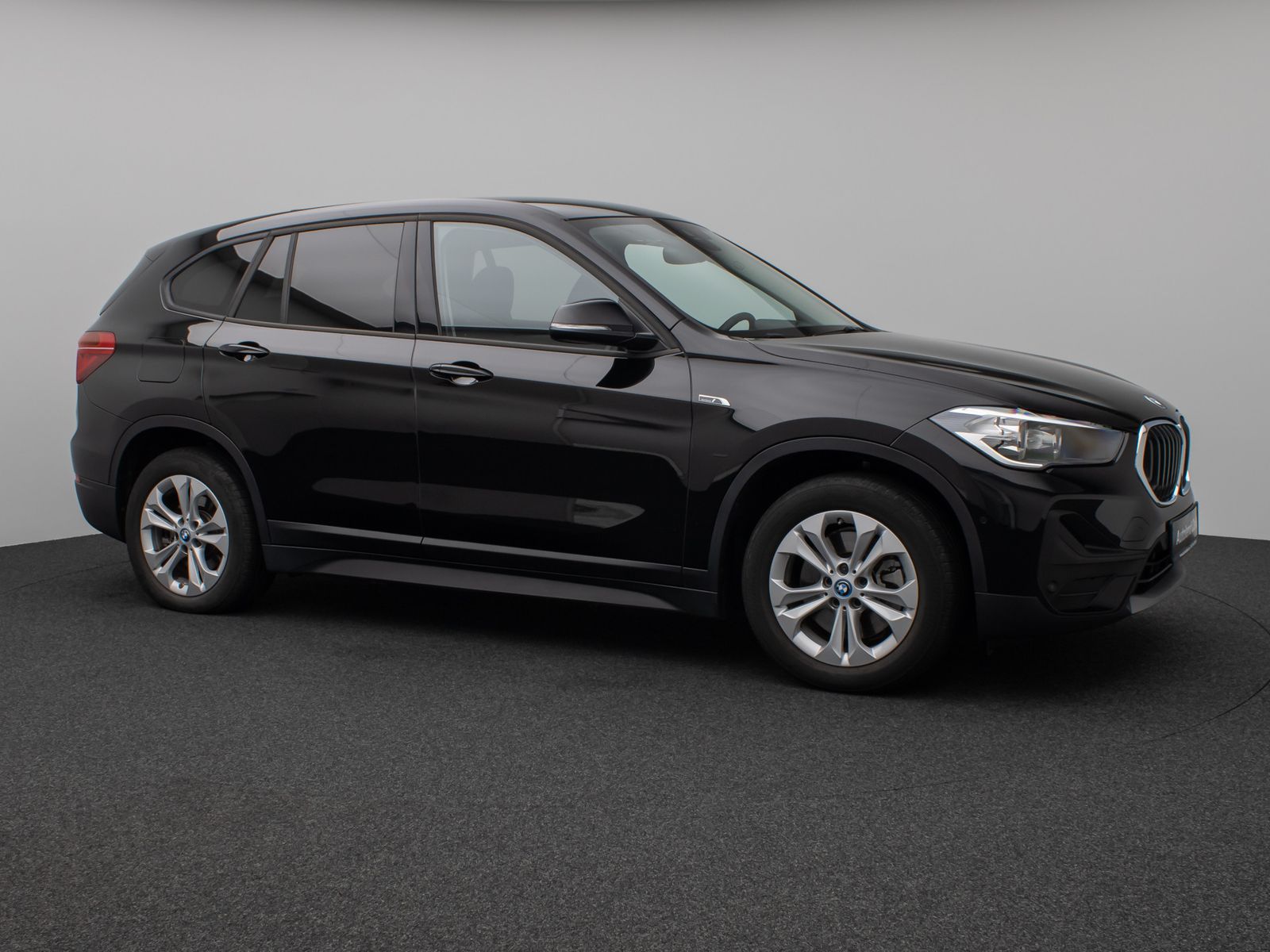 Fahrzeugabbildung BMW X1 xD25e ParkAss DAB Navi Lordos GwschwindigReg