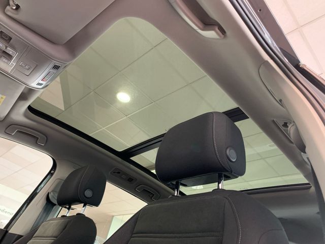 Touran 1.5 TSI COMFORTLINE 7-SITZE +KAMERA+PANO+