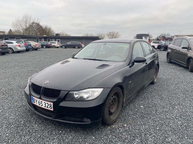 BMW 320i