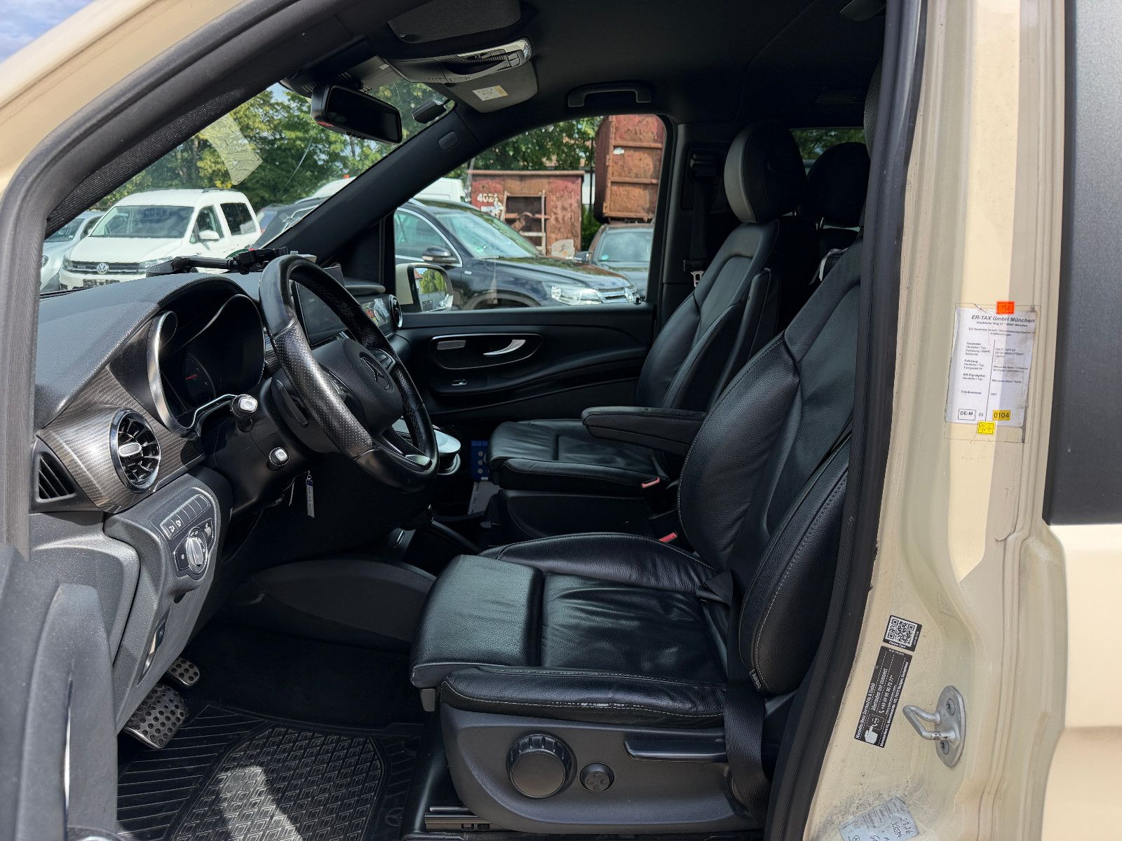 Fahrzeugabbildung Mercedes-Benz V 250 d 4MATIC extralang |360°|LED|TAXI