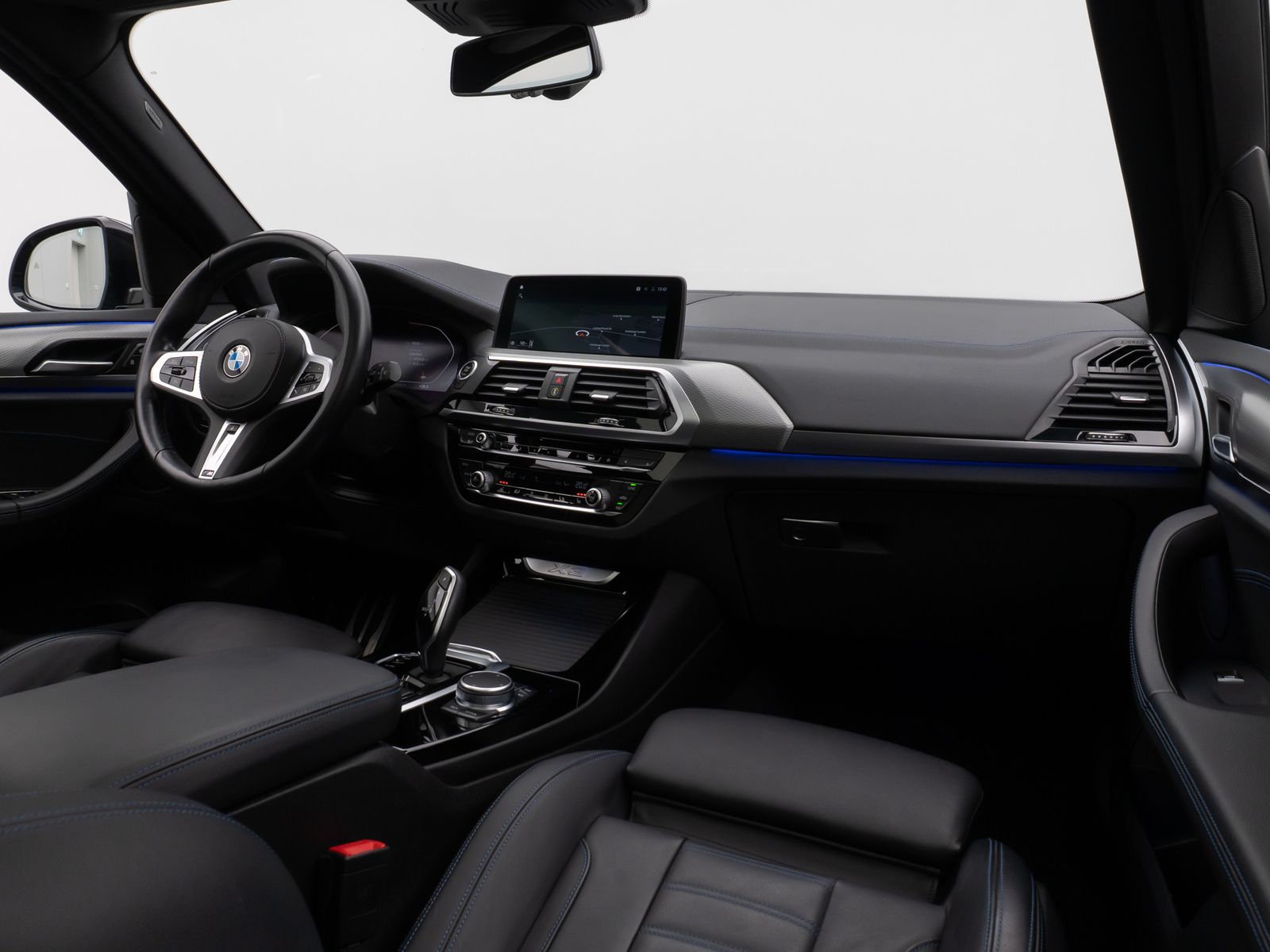 Fahrzeugabbildung BMW X3 xD30d M Sport Panorama Kamera HUD HiFi 19Zoll