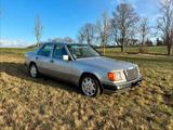 Mercedes-Benz Mercedes W124 E220 Mopf 1 M111 Tüv 3/28 2.... - Mercedes-Benz: Limousine, W111