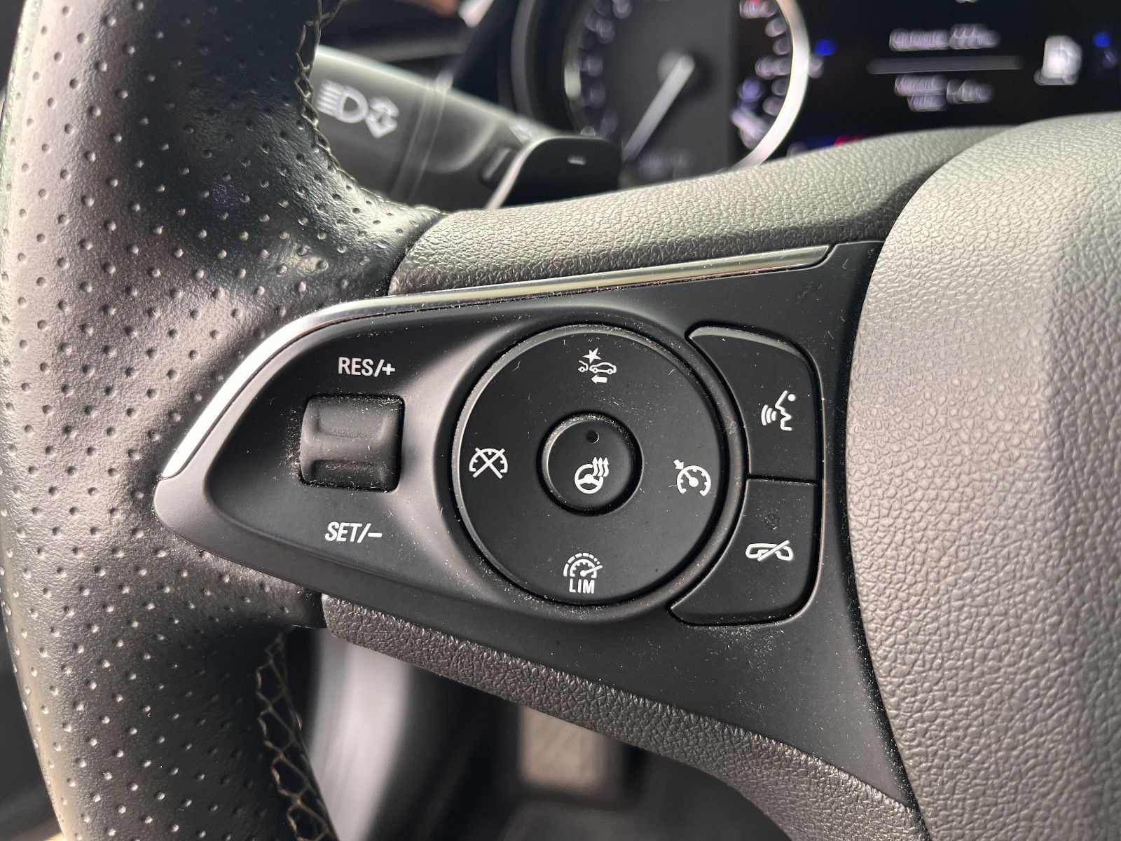 Fahrzeugabbildung Opel Insignia B Grand Sport GS Line 2.0 Turbo Autom.