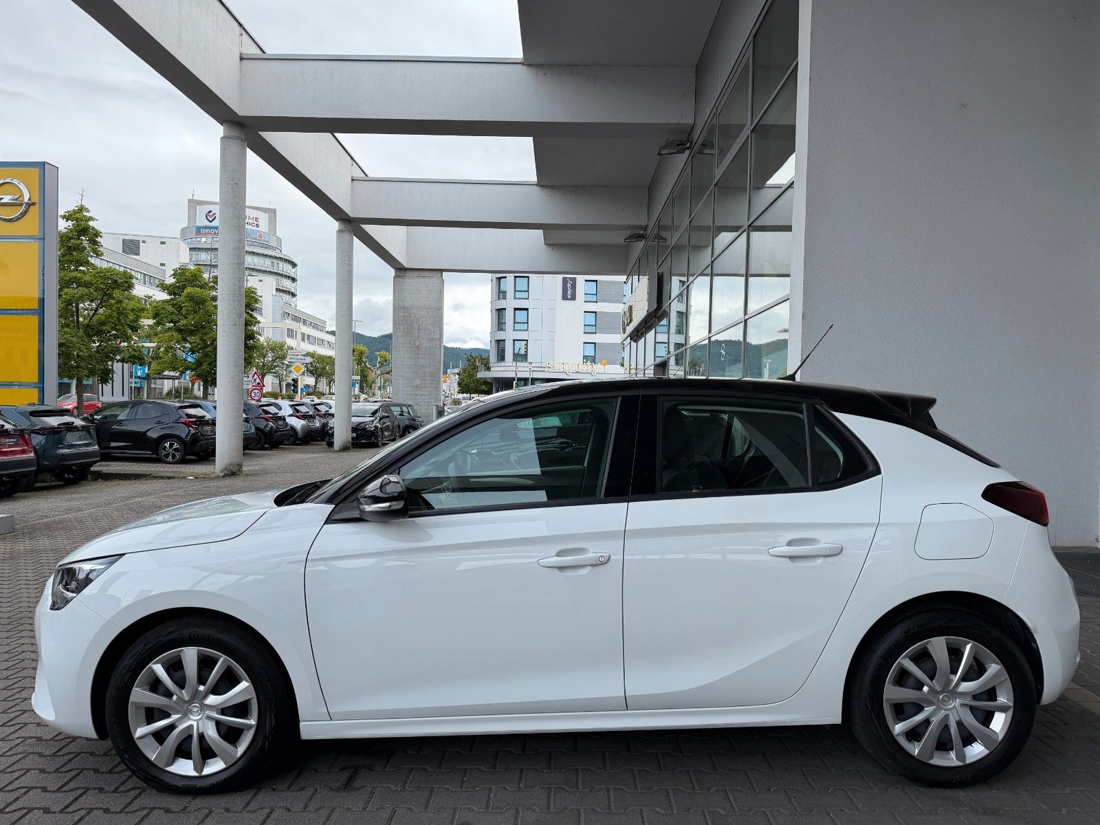 Fahrzeugabbildung Opel Corsa F Edition 100PS PDC/Tempomat!