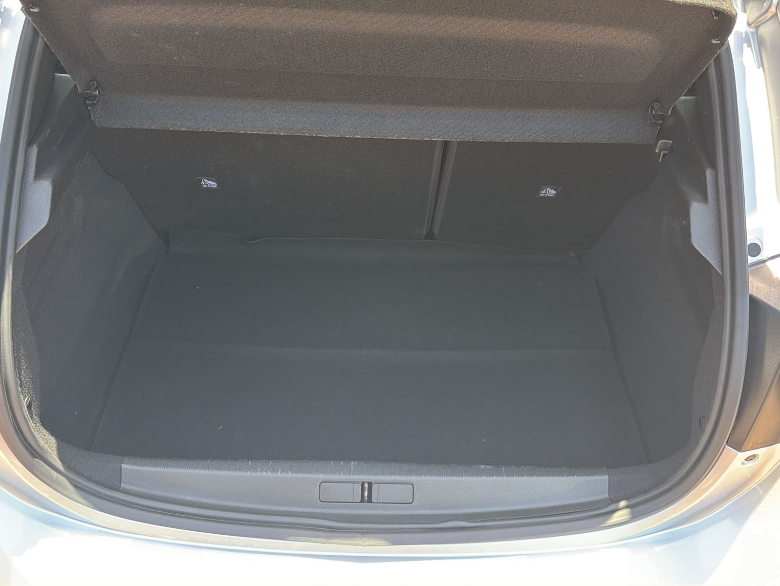Fahrzeugabbildung Opel Corsa TECH-Paket - Automatik