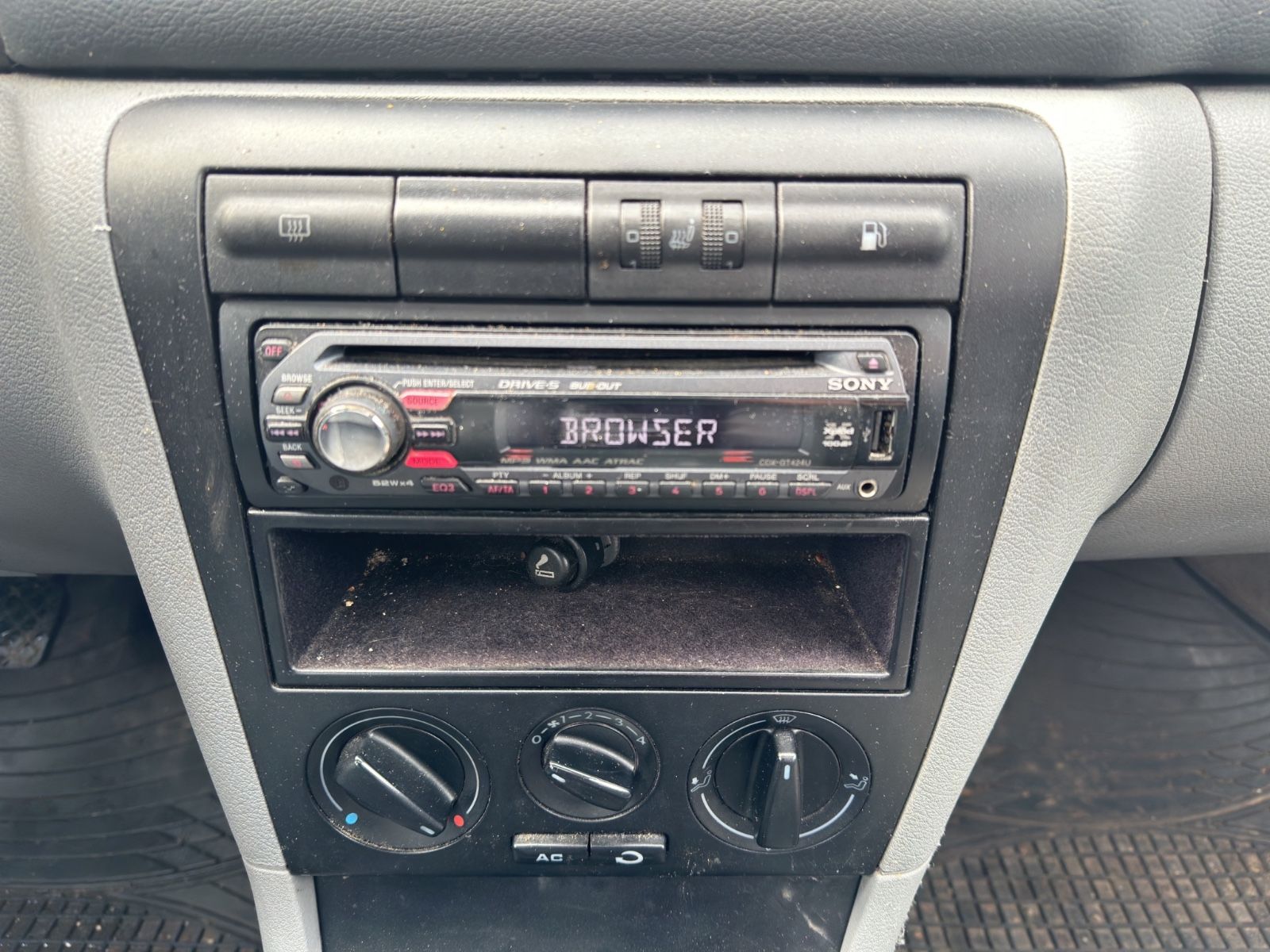 Fahrzeugabbildung SKODA Octavia/Klima/El.Schiebedach/Sitzhzg./S-W-Reifen