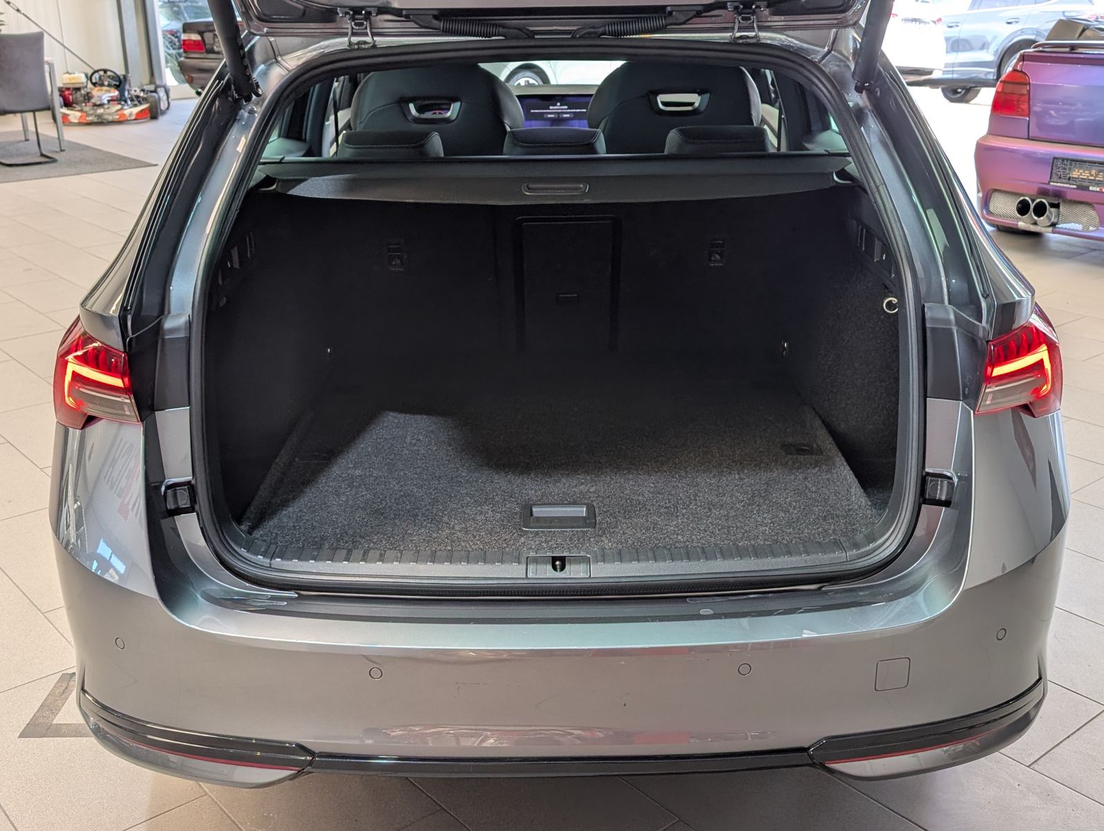 Fahrzeugabbildung SKODA Octavia 2.0 TDI DSG Sportline Matrix 5J-Garantie