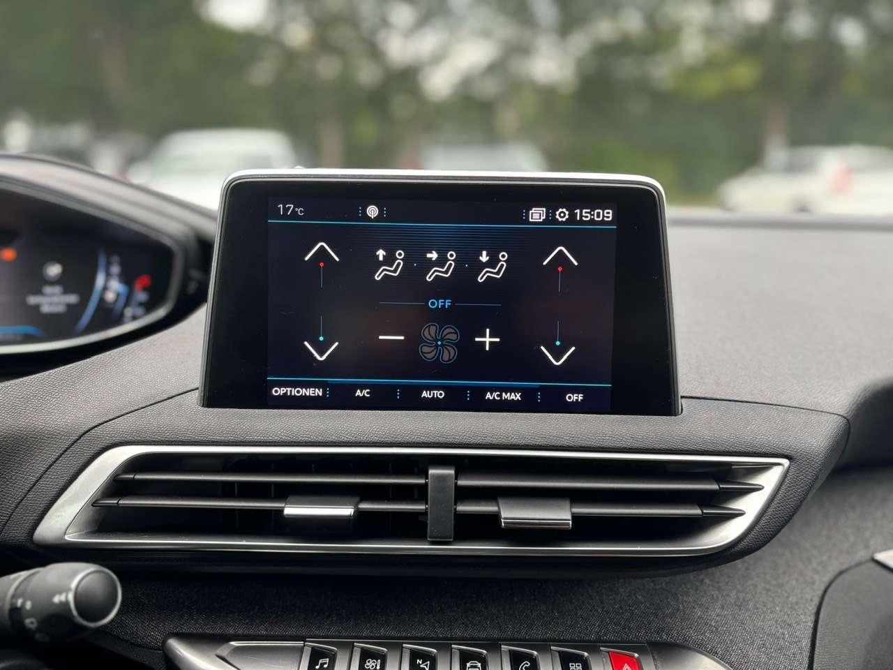Peugeot 3008 1,2 / e-THP / PureTech / Automatik /  Allur