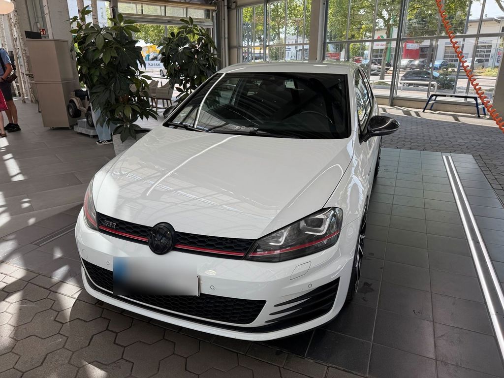 Image of Volkswagen Golf
