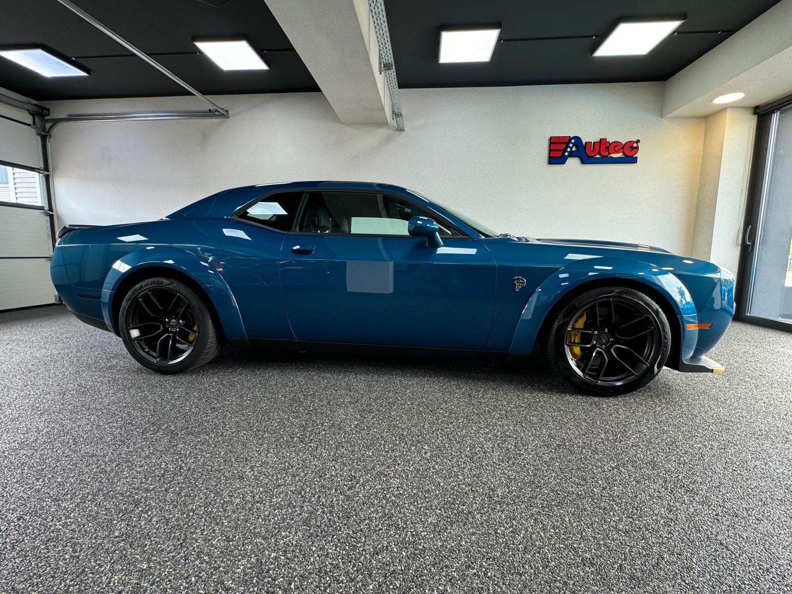 Fahrzeugabbildung Dodge CHALLENGER HELLCAT JAILBREAK-LAGUNA-YELLOW CAL.-