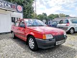 Opel Kadett 1,6 i * Oldtimer - H-Zulassung * TÜV/AU * - Opel Kadett mit Benzin-Antrieb: Limousine