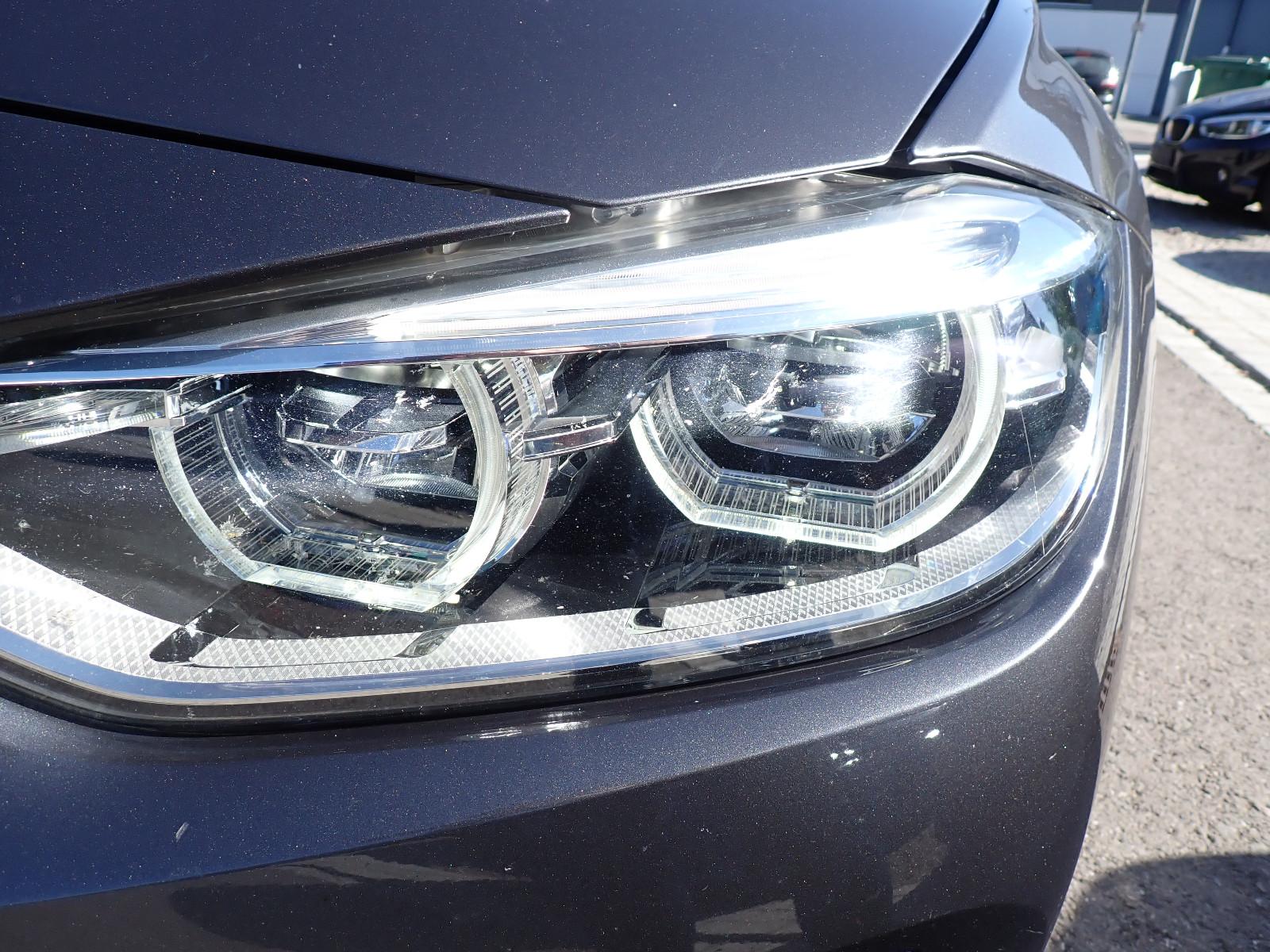 BMW 330i xDrive Advantage LED Leder Memory 1. Hand