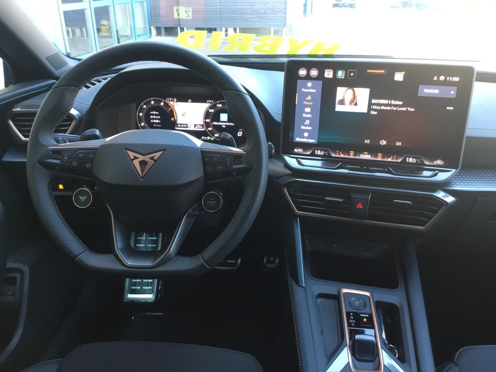 Fahrzeugabbildung CUPRA Leon 1.5 E-HYBRID DSG Sportstourer+AHK+Kamera+18