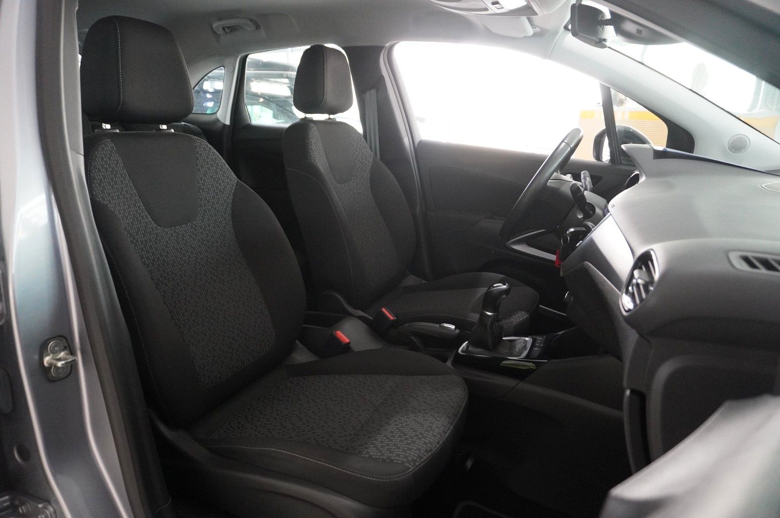 Fahrzeugabbildung Opel Crossland (X) 1.2 EDITION NAVI/LED/KAMERA/TEMP.