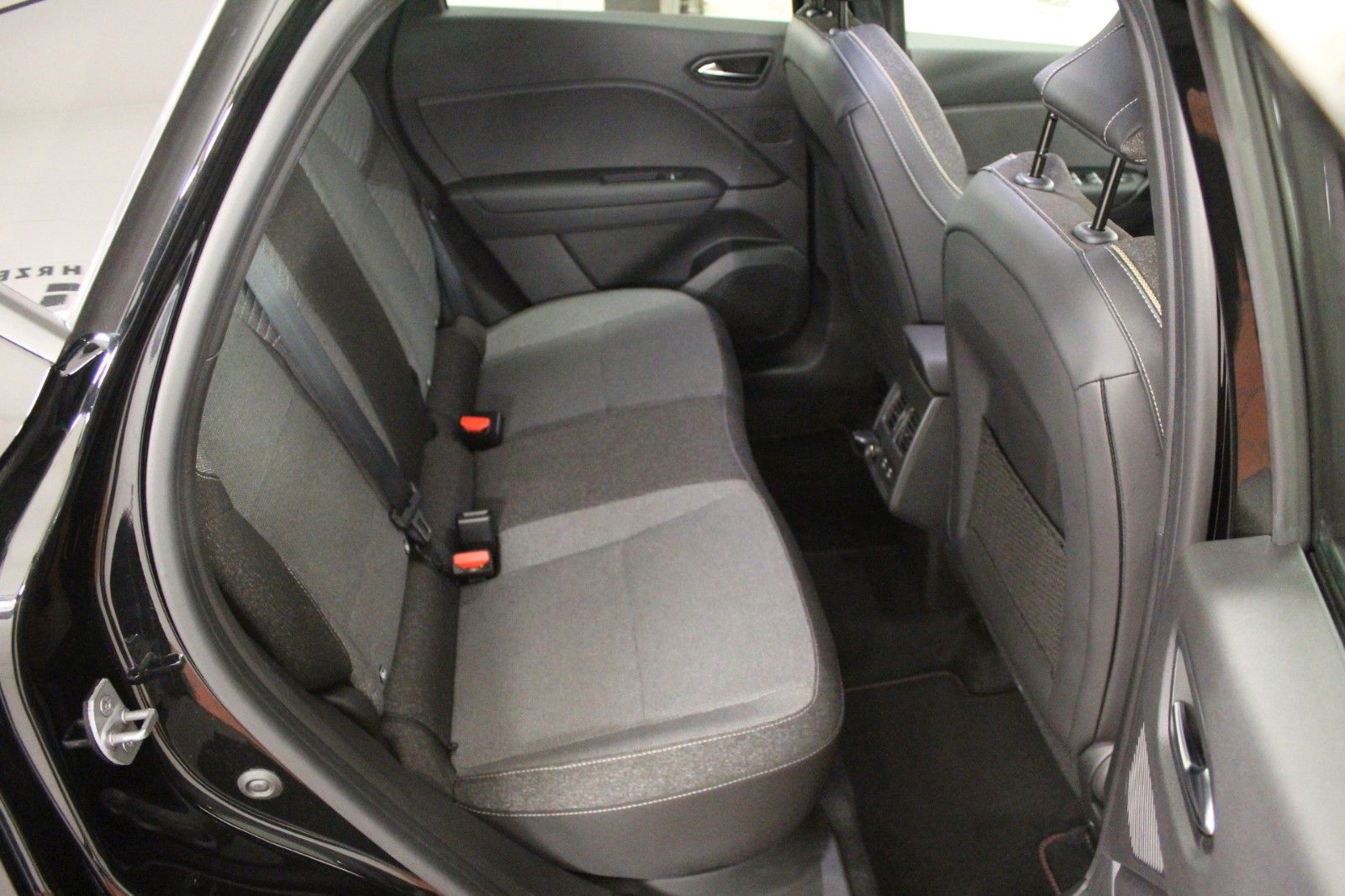 Fahrzeugabbildung Renault Captur Mild Hybrid 160 EDC Techno *Ganzjahresrei