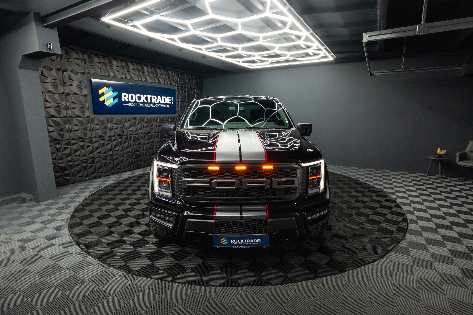 Fahrzeugabbildung Ford F150 5.0L V8 4x4 Offroad SuperCrew RAPTOR 19%