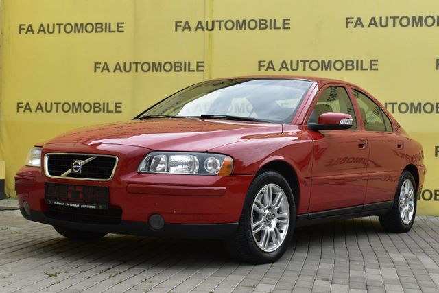 Volvo S60 Lim. 2.4 Kinetic/LEDER/SHZ/PDC/GSD/GASANLAGE