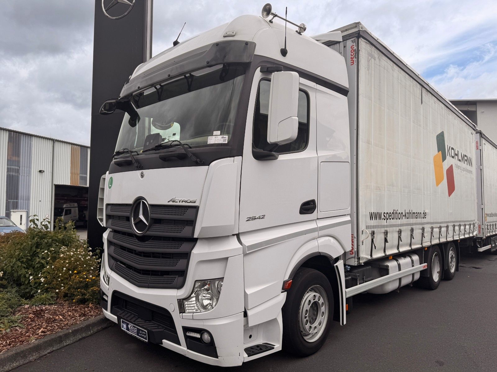 Fahrzeugabbildung Mercedes-Benz Actros 2542 LnR 6x2 Retarder Standklima
