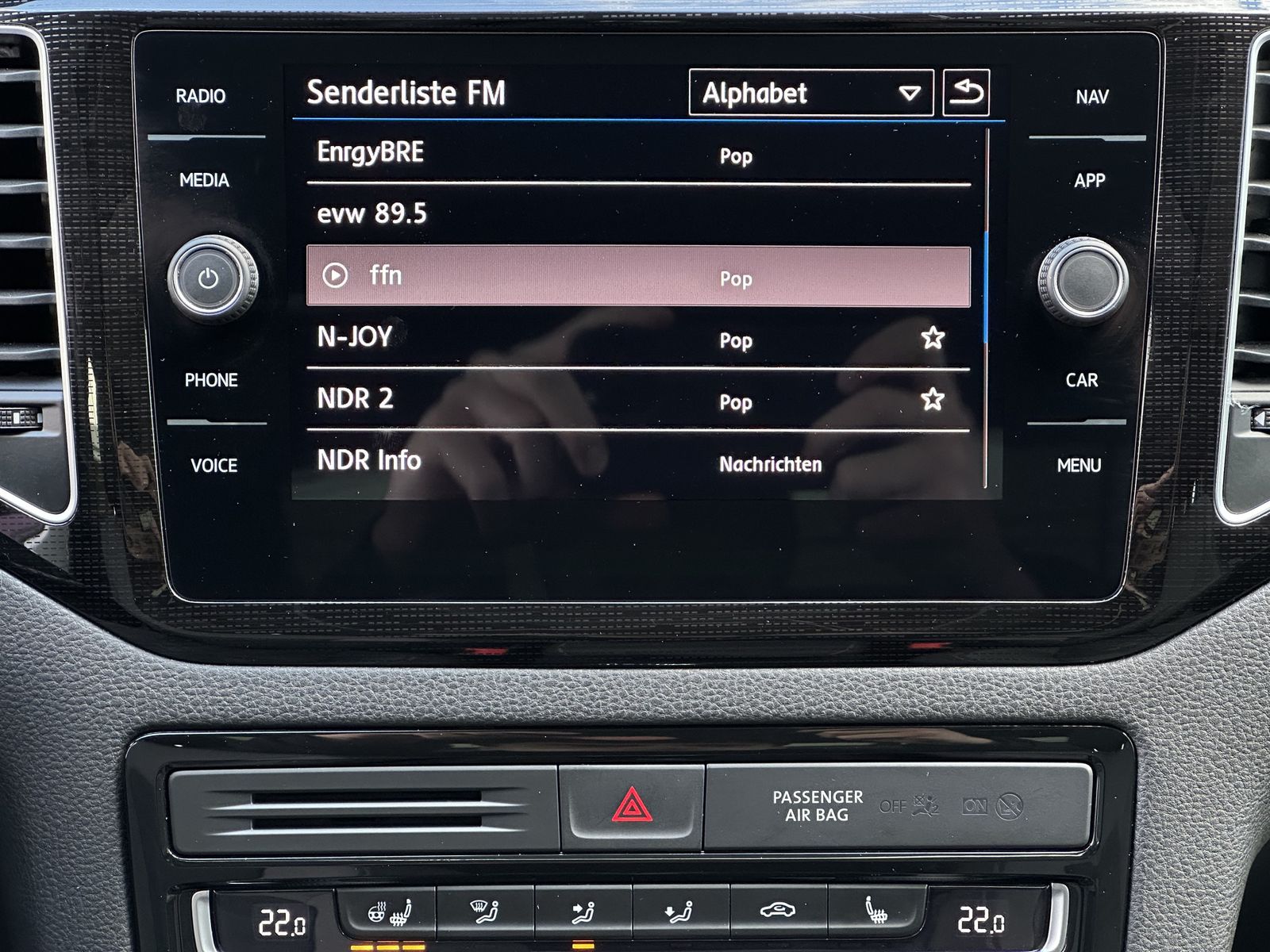 Fahrzeugabbildung Volkswagen Golf Sportsvan 1.5 TSI Highline NAV+LED+ACC+PANO