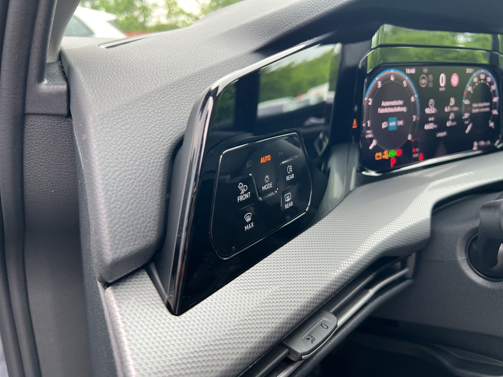 Golf VIII Style 1.5 eTSI DSG AHK*Navi*LED*Pano