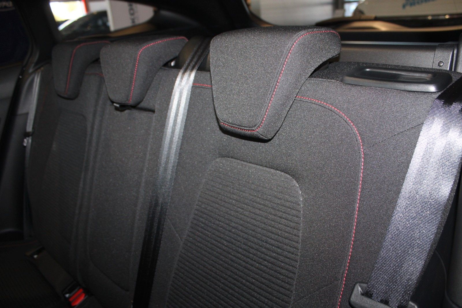 Fahrzeugabbildung Ford Focus ST-Line X Automatik PANODACH + 18 ZOLL