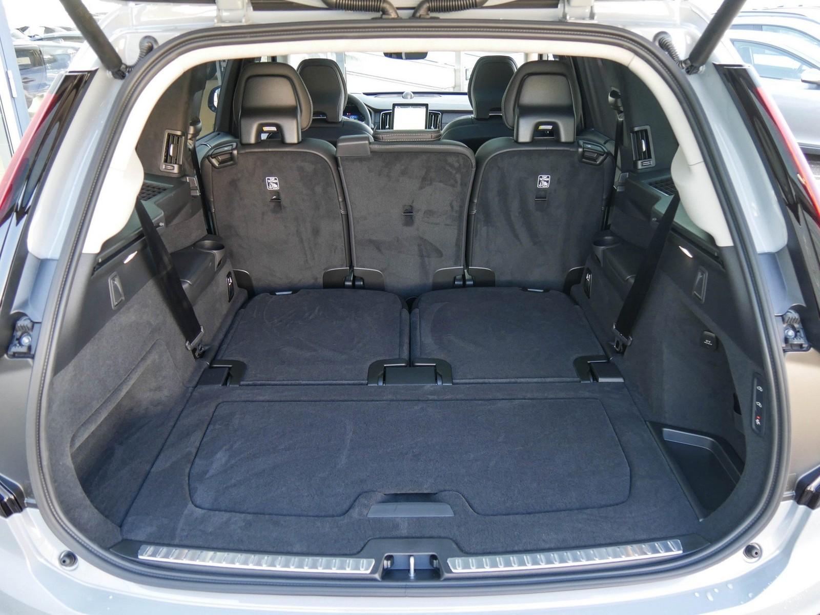 Volvo XC90 T8 Ultra Dark Reskin Sitzbelüftung*B&W*Luft