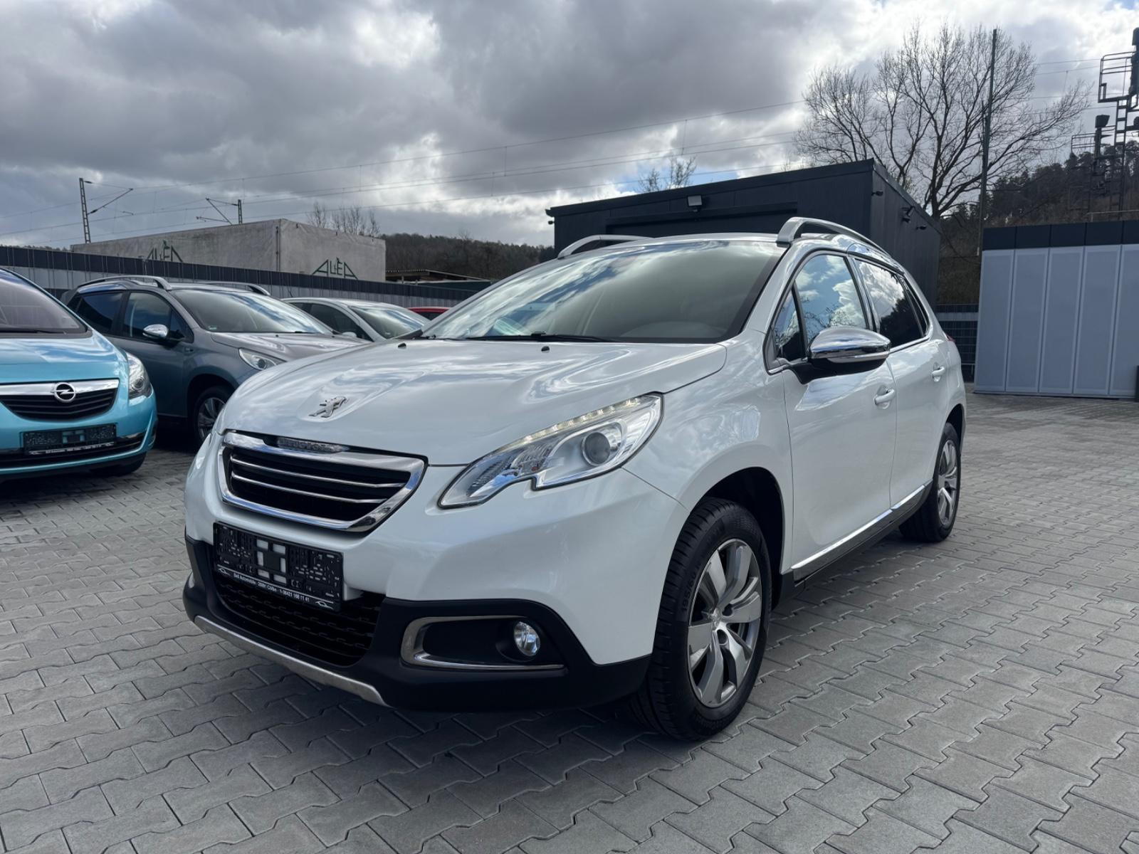 Peugeot 2008 Allure 1.6 16V 88 kW  / Navi / LED