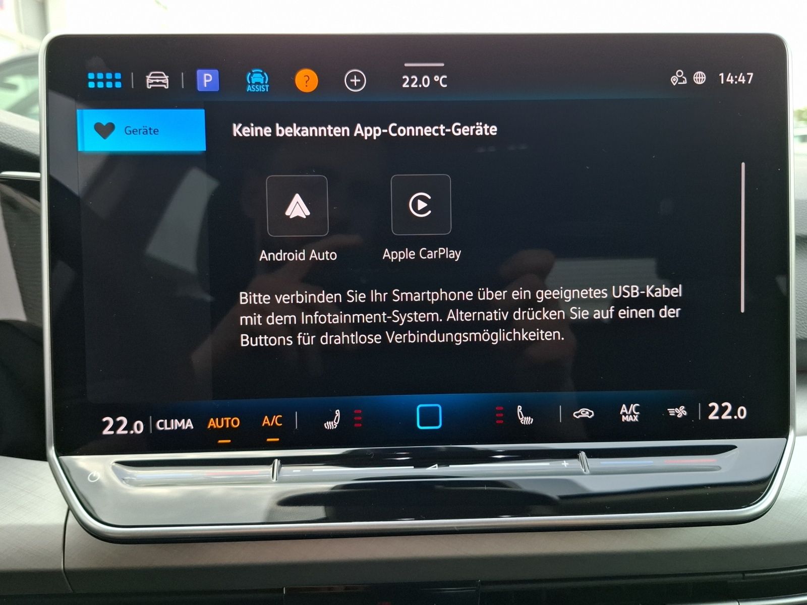 Fahrzeugabbildung Volkswagen Golf VIII TSI Life LED Navi AID ACC RFK SHZ
