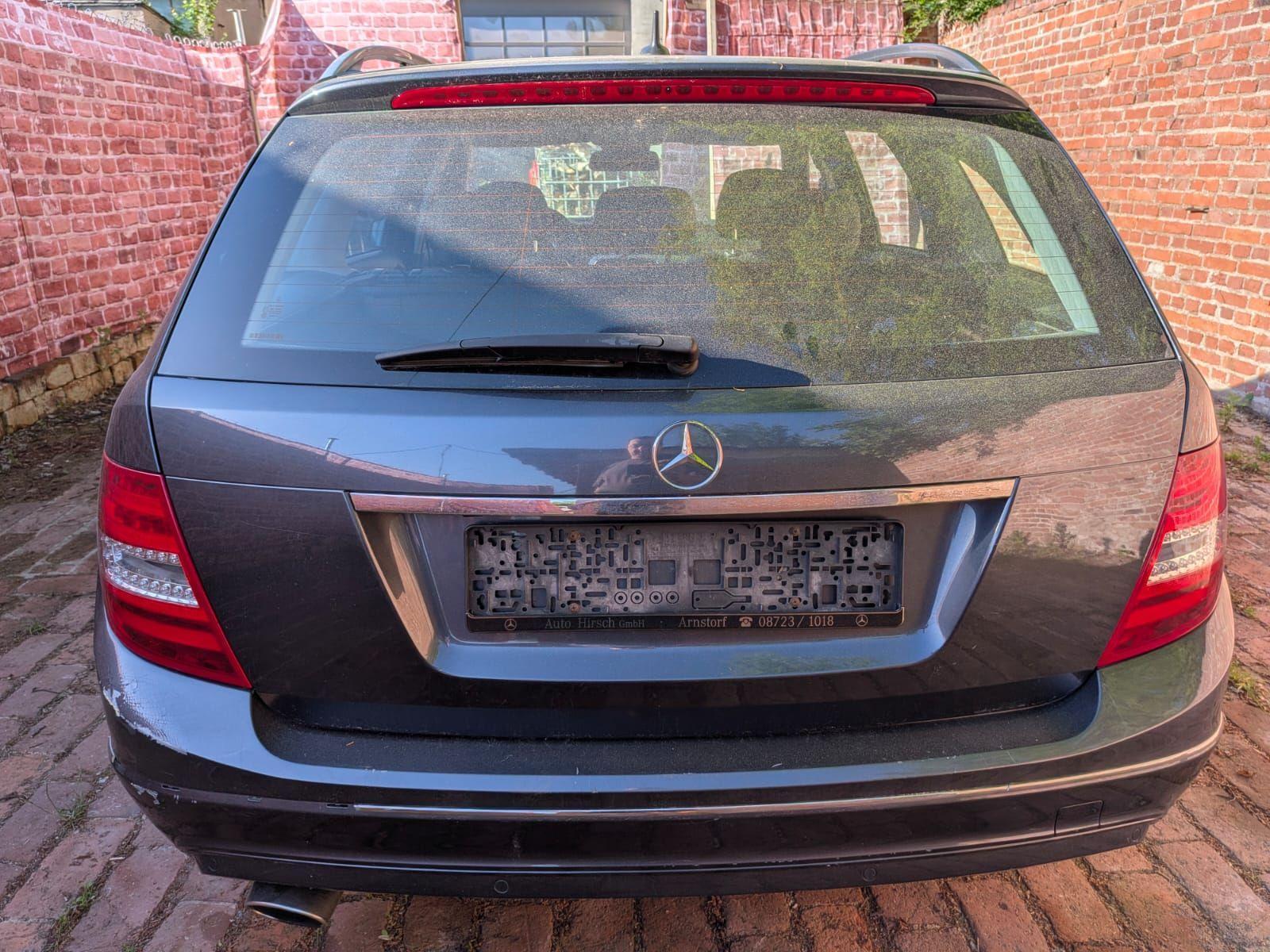 Mercedes-Benz C220 2014 — photo 13