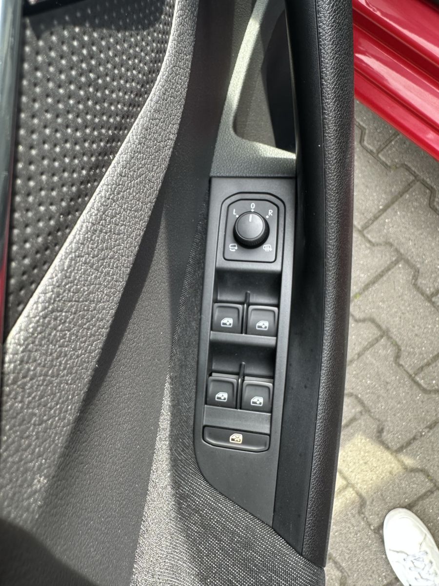 Fahrzeugabbildung SKODA Scala 1.5 TSI DSG Style LED+ACC+KAMERA+SHZ+CARPL