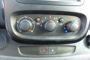 Opel Vivaro - 12