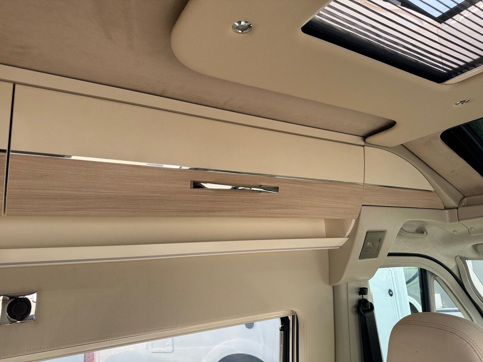 Fahrzeugabbildung Eura Mobil Van V 635 EB Klimaauto., Solar, Fahrassistenzpak