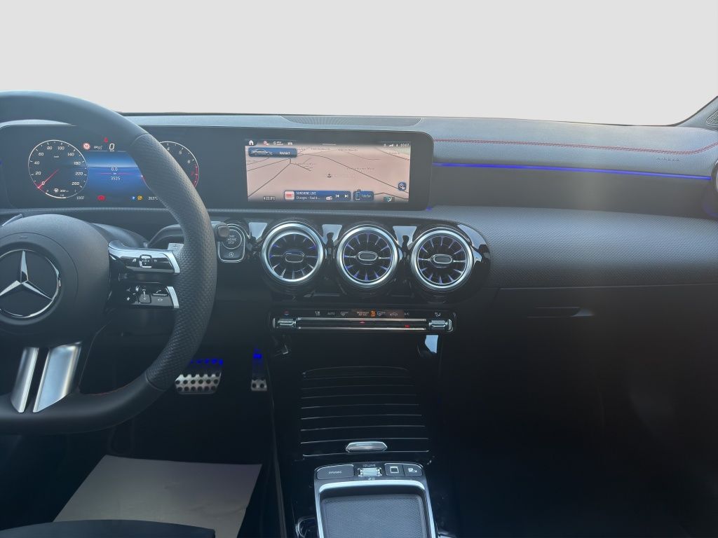 Fahrzeugabbildung Mercedes-Benz CLA 200 Coupé AMG*Night*Pano*Key.Less*PDC*360°