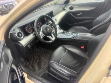 Mercedes E 200 - 11
