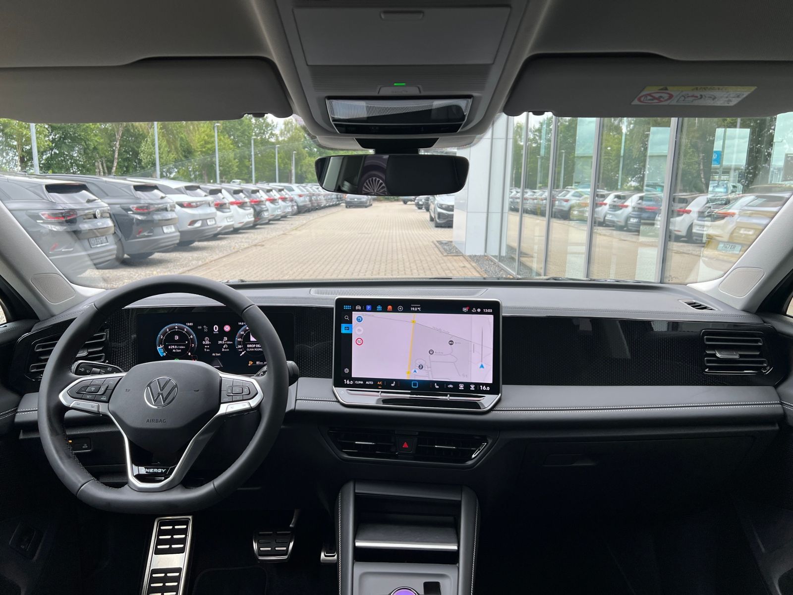 Fahrzeugabbildung Volkswagen Tiguan  ENERGY 1.5 eTSI DSG *AHK, AreaView, Navi