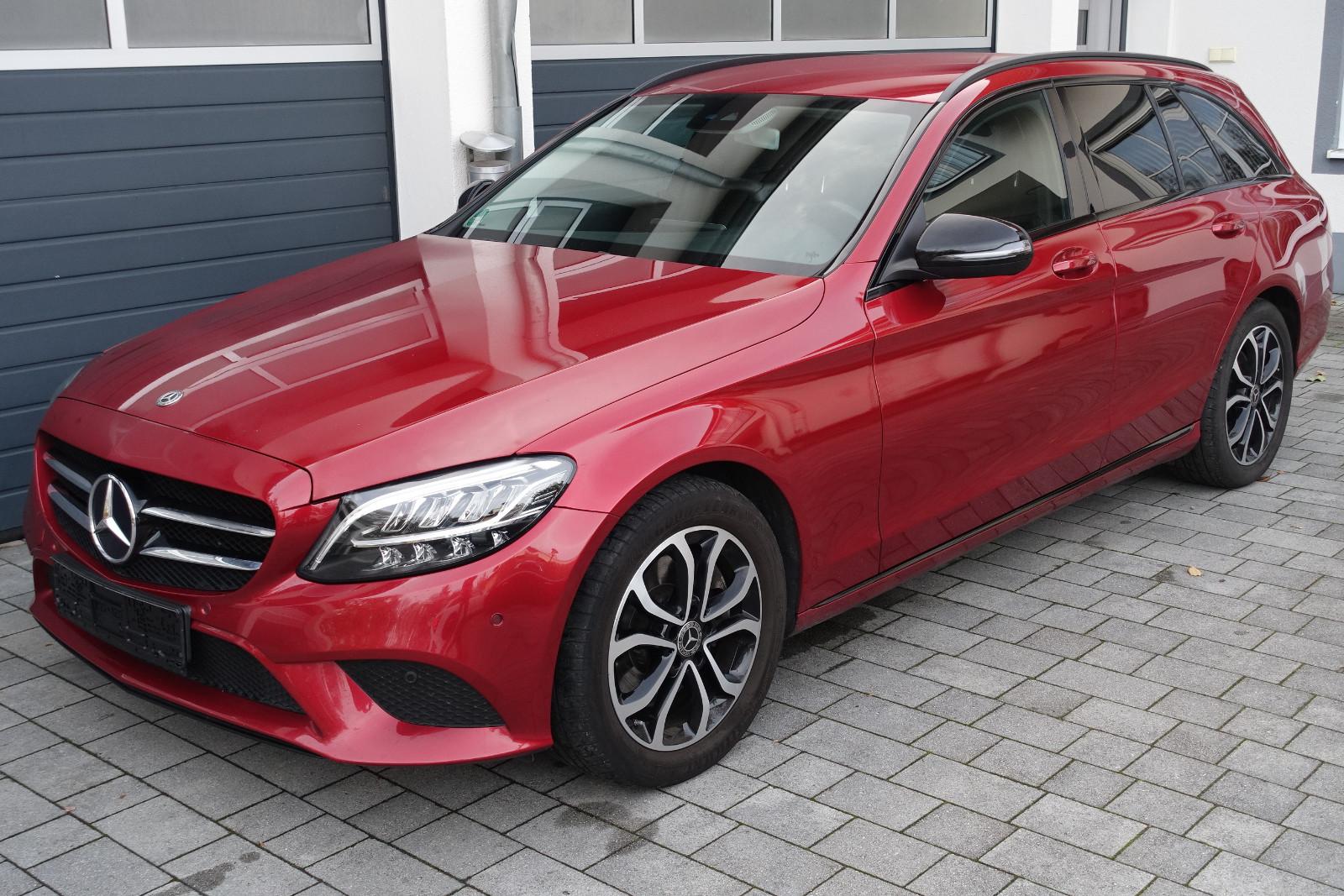 Mercedes-Benz C 300 T Avantgarde Night 9G LED AHK NAV PDC SHZ