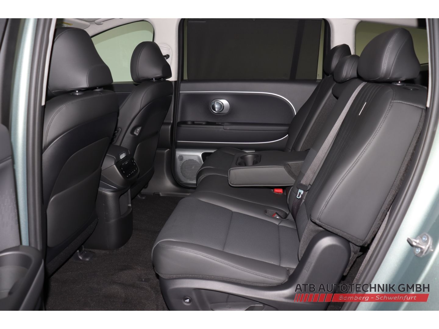 Fahrzeugabbildung Hyundai IONIQ 9 7-Sitzer MY26 110 kWh 307 PS 4WD UNIQ