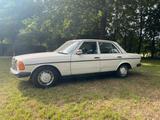 Mercedes-Benz W123 200D  - Mercedes-Benz Diesel Gebrauchtwagen aus dem Jahr 1982