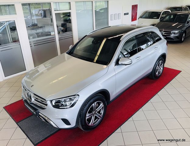 MERCEDES-BENZ GLC 220d 4Matic*PANO*DISTRONIC_P*AHK*Apple_CarP*