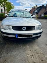 Volkswagen VW Passat Kombi AUTOMATIK - Volkswagen Passat aus 2000: Kombi