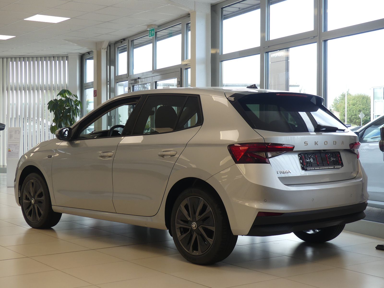 Fahrzeugabbildung SKODA Fabia 1.0l TSI DSG Drive *AHK*LED*ACC*Smartlink*