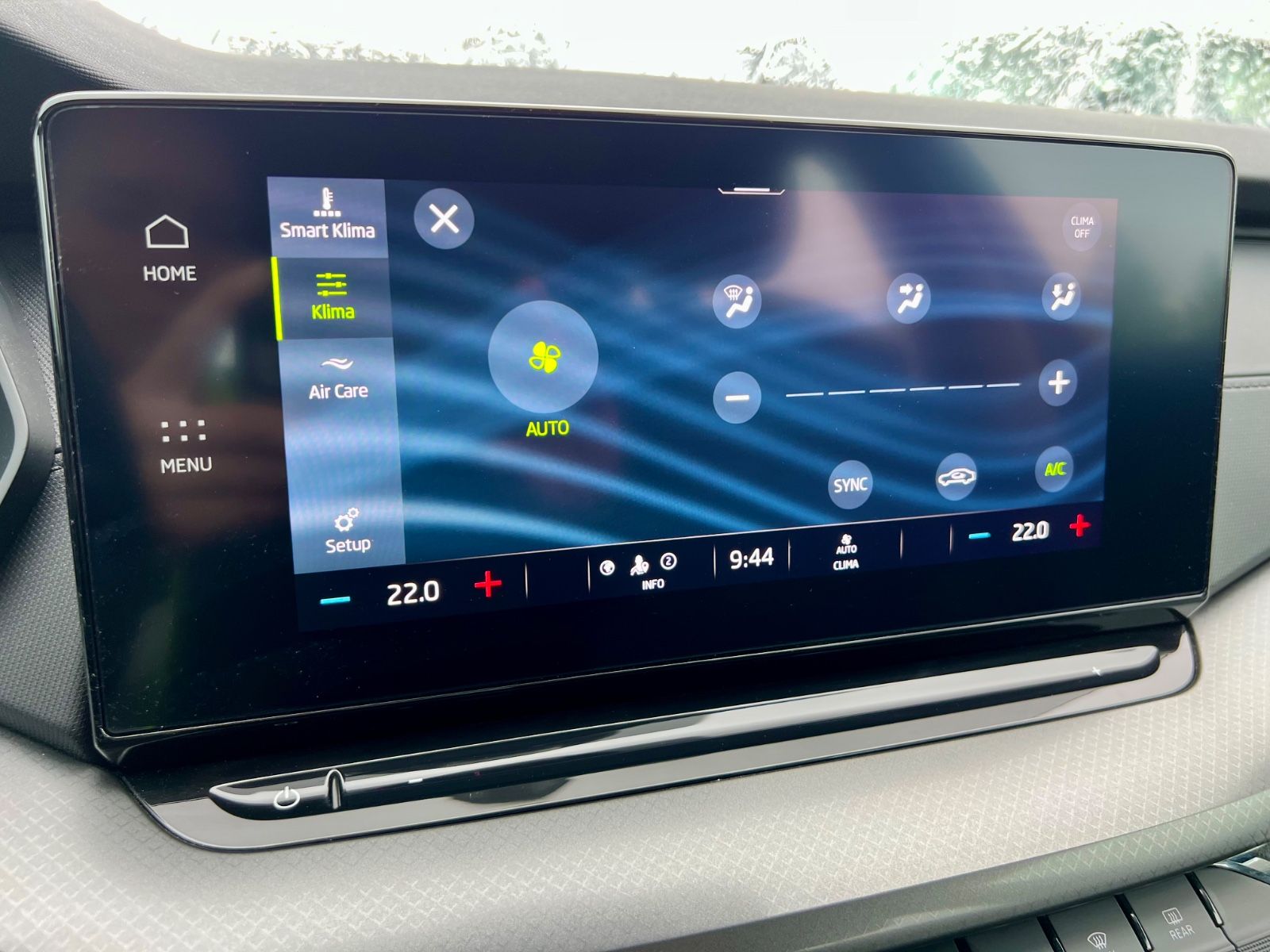 SKODA Octavia Combi 2.0 TDI AAC PDC NAVI AHK LED
