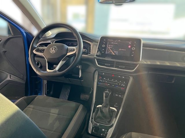 Fahrzeugabbildung Volkswagen T-Roc 1.5 TSI DSG STYLE NAVI AHK SHZ LED