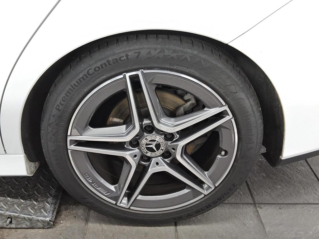 Mercedes-Benz CLA 220