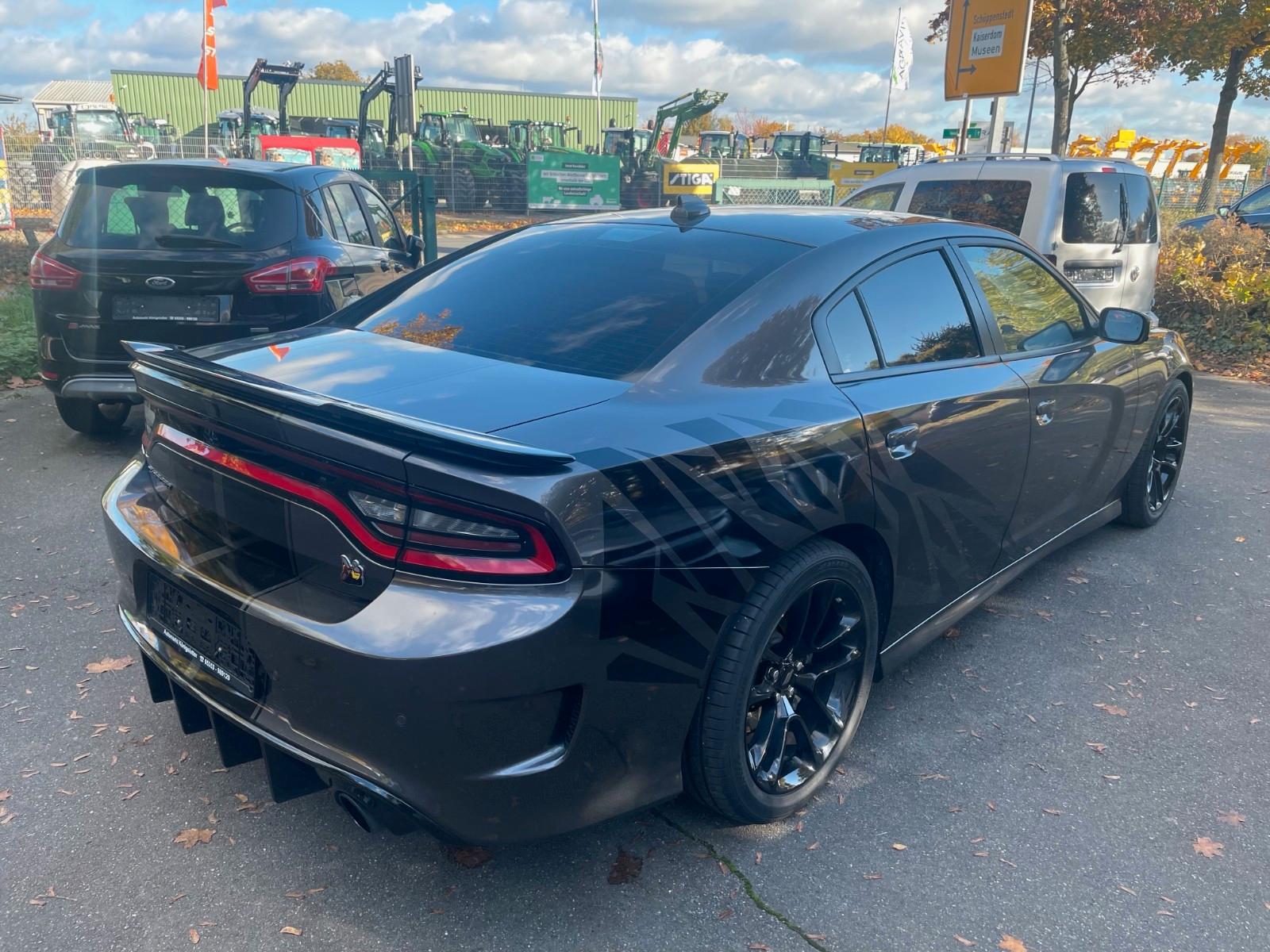 Dodge Charger SRT 6.4 Hemi V8 392 cui Scat Pack