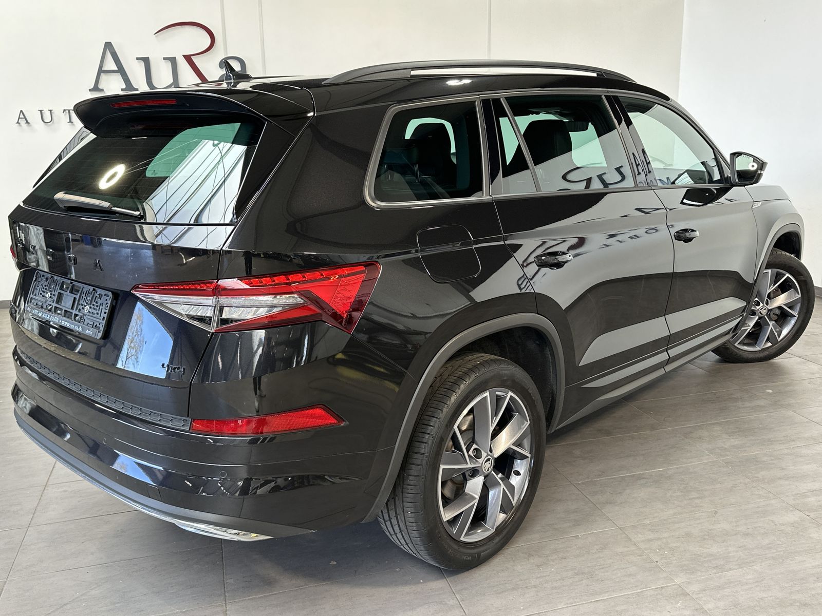 Fahrzeugabbildung SKODA Kodiaq 2.0 TDI 4x4 DSG Sportline NAV+LED+CARPLAY