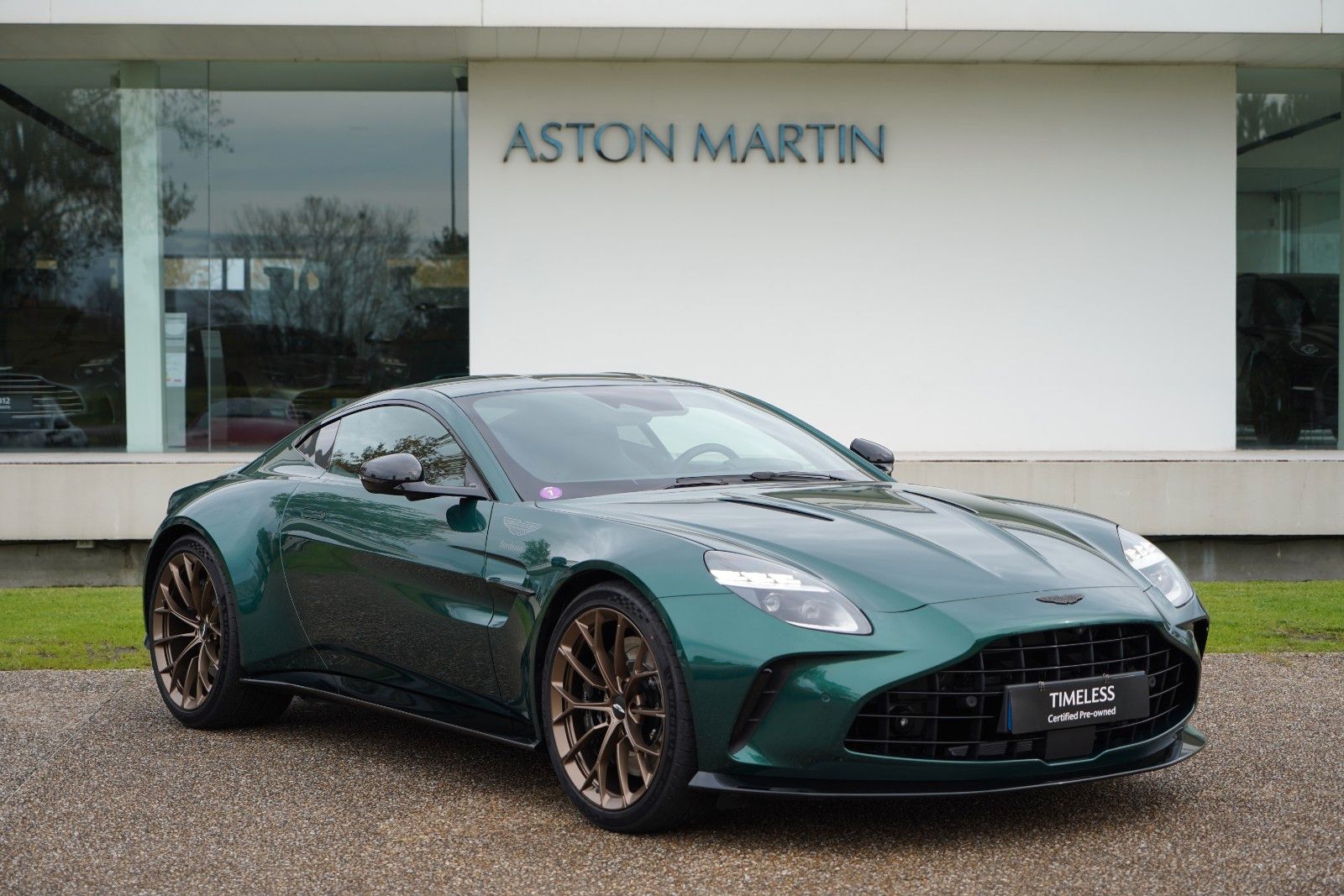 Aston Martin V8 Vantage 4.0 V8 imagem 2