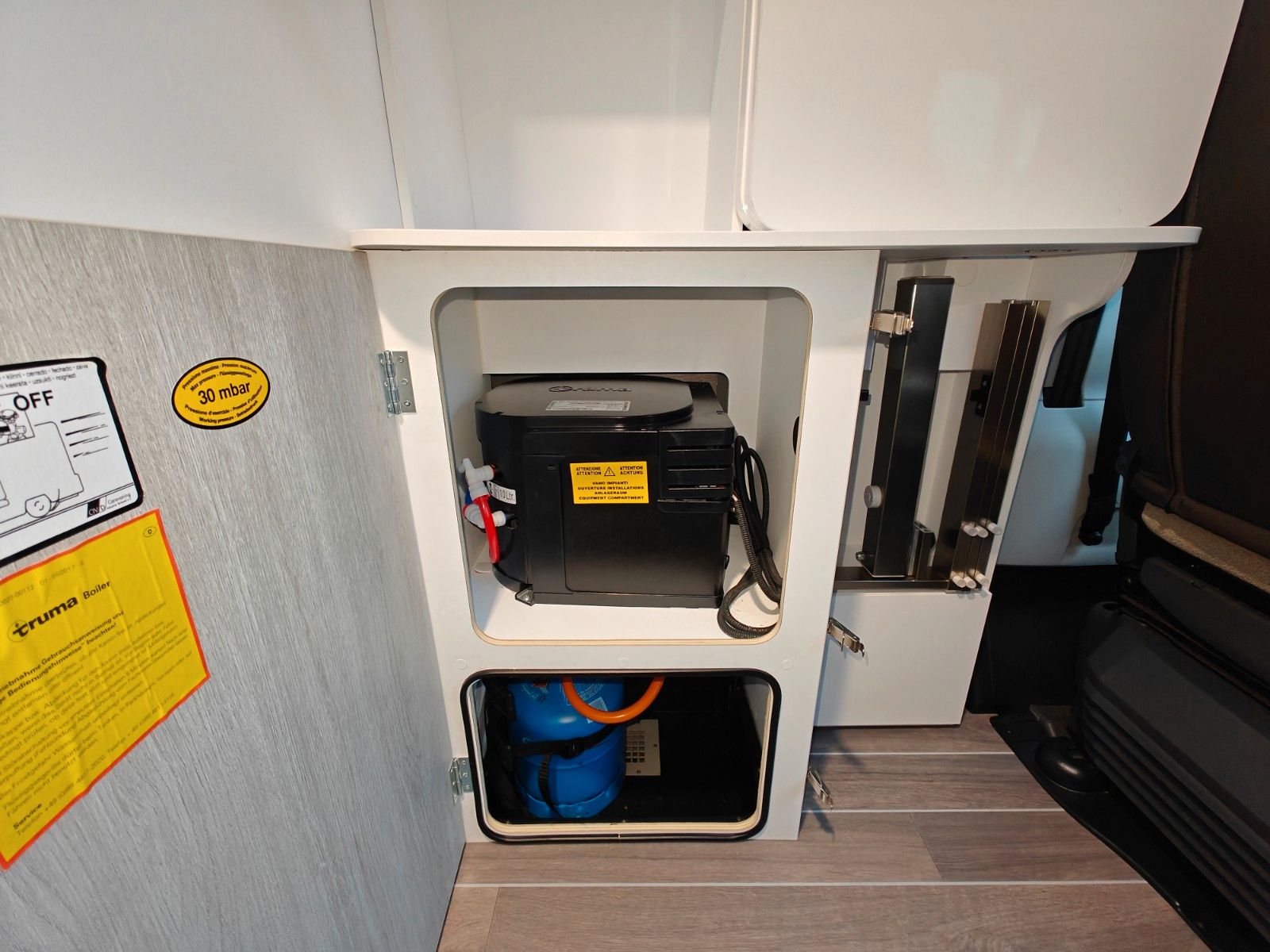 Fahrzeugabbildung Roller Team Livingstone Next 540 - SAT, TV, Solar, Kamera -